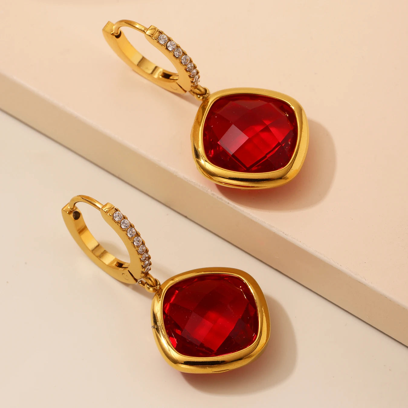 Brinco Gota Quadrada