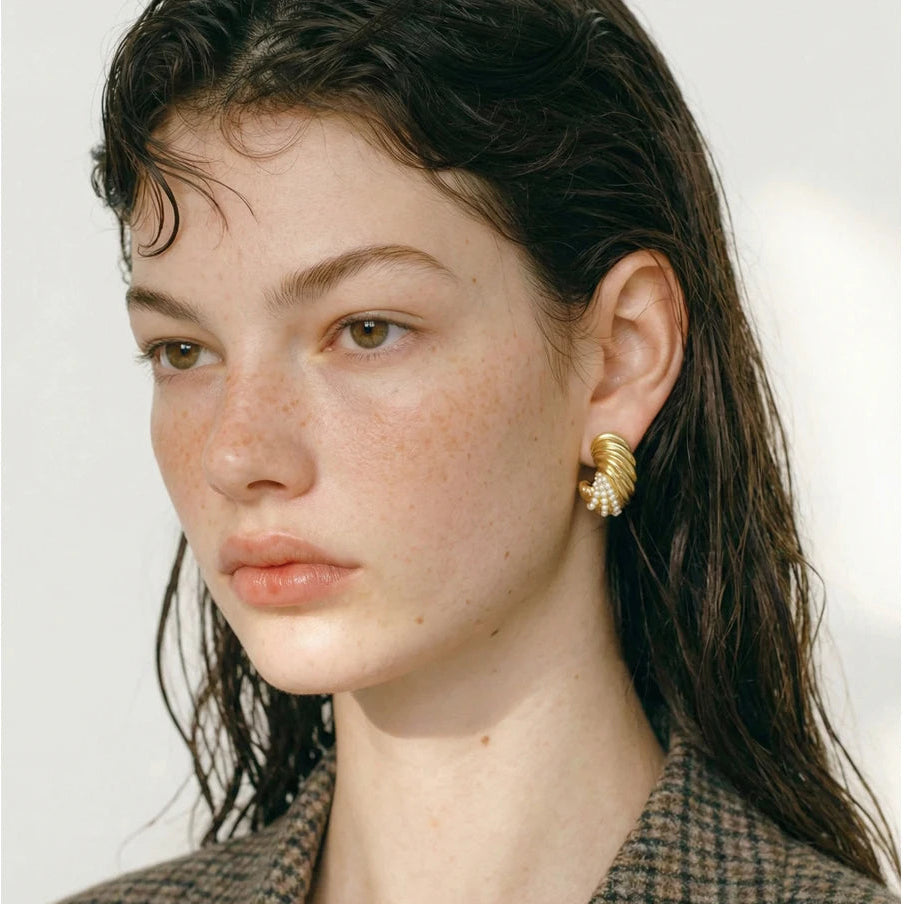 Brinco Ayla Em ouro 18K