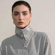 Brinco love em ouro 18K