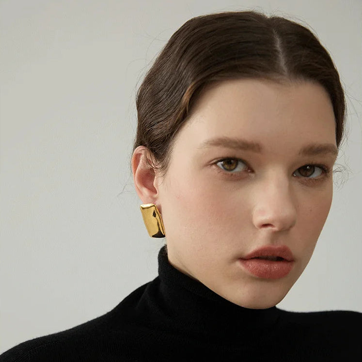 Brinco Quadrus Em ouro 18K