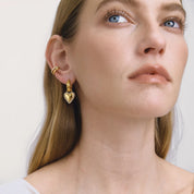 Brinco Amora Em ouro 18K