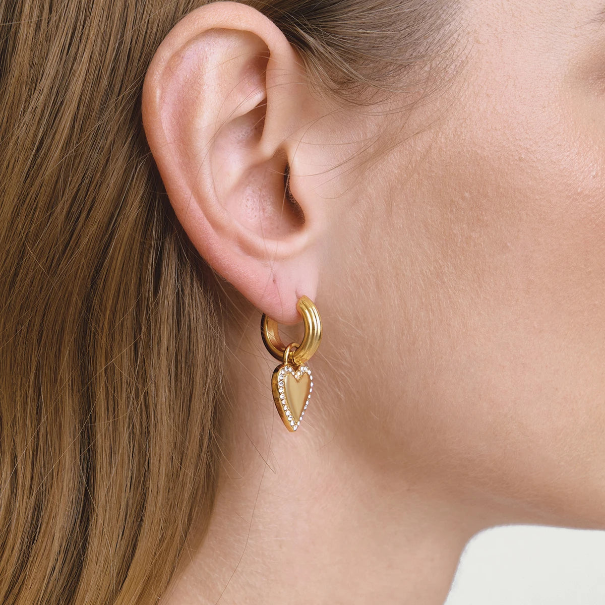 Brinco Amora Em ouro 18K