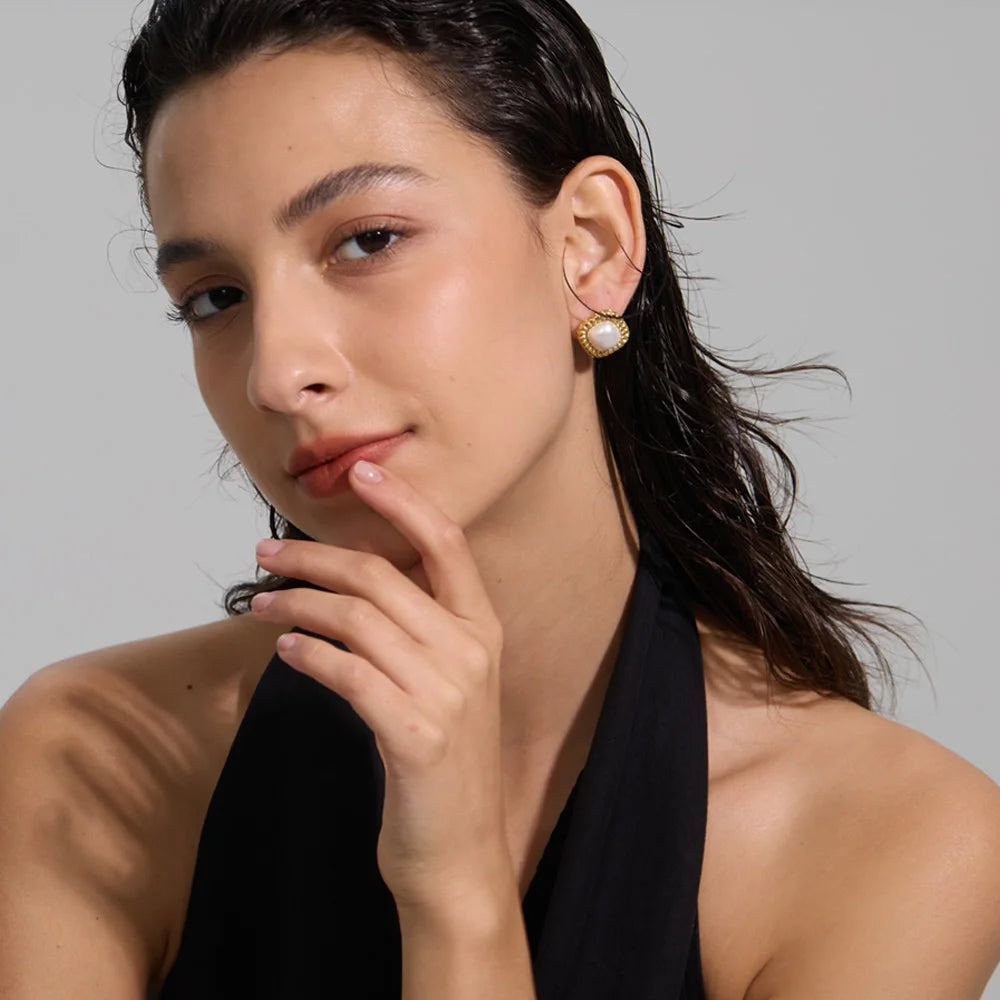 Brinco Celine Em ouro 18K