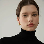 Brinco Cloe Em ouro 18K