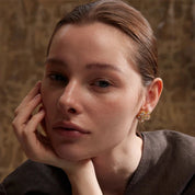 Brinco Flor Brillo de Luna